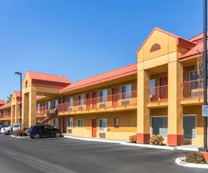 Photo 2 - Quality Inn Fresno Near University