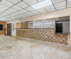 Photo 3 - Econo Lodge Carlsbad Caverns Area