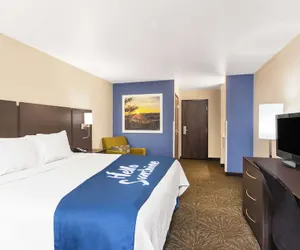 Photo 5 - Days Inn & Suites by Wyndham East Flagstaff