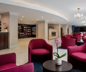 Photo 5 - Hilton Orrington / Evanston