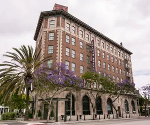 Photo 2 - The Culver Hotel