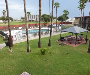 Photo 2 - Red Roof Inn Corpus Christi North - Near Downtown