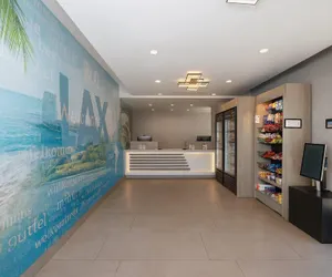 Photo 3 - Travelodge by Wyndham LAX