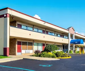 Photo 2 - Red Roof Inn Battle Creek