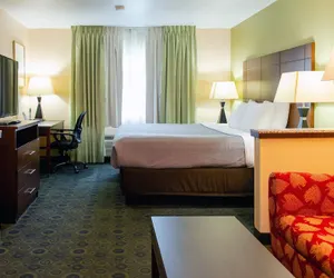 Photo 2 - Quality Inn & Suites Bloomington I-55 and I-74