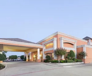 Photo 2 - SureStay by Best Western Irving Grapevine DFW North