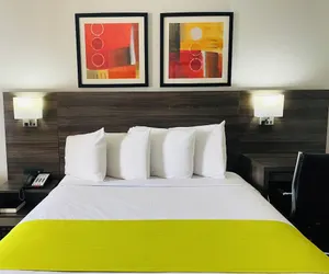 Photo 4 - SureStay by Best Western Irving Grapevine DFW North