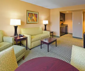 Photo 5 - Holiday Inn & Suites Parsippany Fairfield, an IHG Hotel