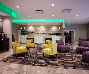 Photo 2 - La Quinta Inn & Suites by Wyndham Virginia Beach