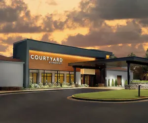 Photo 2 - Courtyard by Marriott Atlanta Airport South/Sullivan Road