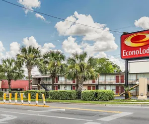 Photo 2 - Econo Lodge North