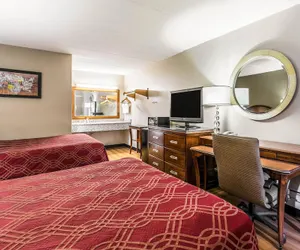 Photo 2 - Econo Lodge Tallahassee North - University Area