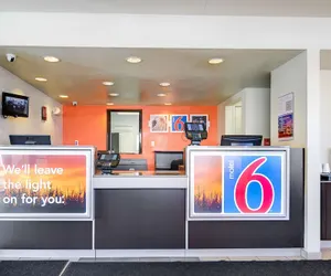 Photo 2 - Motel 6 Springfield, MO - North