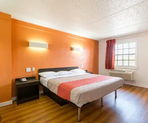 Photo 5 - Motel 6 Dallas, TX - Market Center