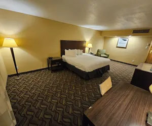 Photo 5 - Clarion Inn & Suites
