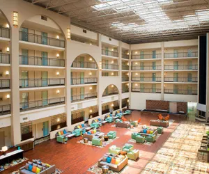 Photo 4 - Embassy Suites by Hilton Cincinnati Northeast Blue Ash