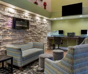 Photo 4 - Best Western Airport Albuquerque InnSuites Hotel & Suites