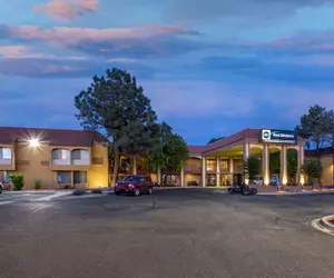Photo 2 - Best Western Airport Albuquerque InnSuites Hotel & Suites