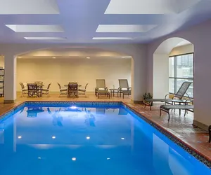 Photo 2 - Wyndham New Orleans - French Quarter