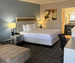Photo 3 - SureStay InnSuites Phoenix Hotel & Suites by Best Western