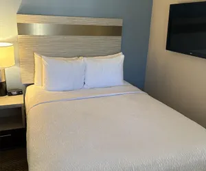 Photo 5 - SureStay InnSuites Phoenix Hotel & Suites by Best Western