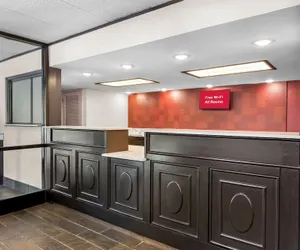 Photo 3 - Red Roof Inn PLUS+ Chicago - Hoffman Estates