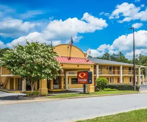 Photo 2 - Econo Lodge Inn & Suites at Fort Moore