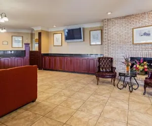 Photo 3 - Days Inn by Wyndham Whitmore Lake/Ann Arbor/Brighton