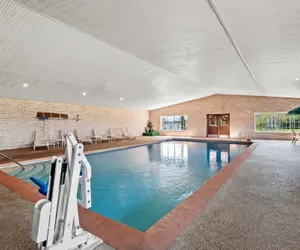 Photo 2 - Days Inn by Wyndham Whitmore Lake/Ann Arbor/Brighton