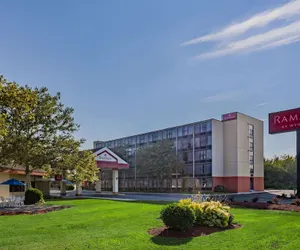 Photo 2 - Ramada by Wyndham West Atlantic City