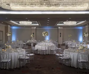 Photo 4 - The Baronette Renaissance Detroit-Novi Hotel