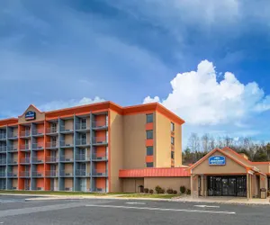 Photo 2 - Howard Johnson by Wyndham Lexington