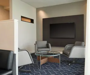 Photo 4 - Courtyard by Marriott St Louis Creve Coeur
