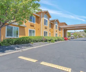 Photo 2 - Quality Inn near Six Flags Discovery Kingdom - Napa Valley