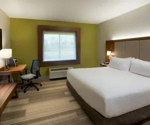 Photo 5 - Holiday Inn Express Nashville Airport, an IHG Hotel