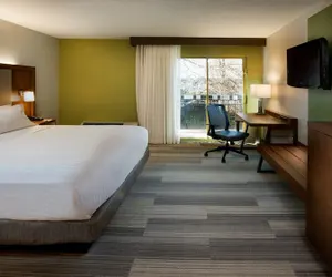 Photo 3 - Holiday Inn Express Nashville Airport, an IHG Hotel