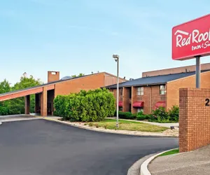 Photo 2 - Red Roof Inn & Suites Lexington - Hamburg