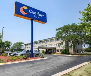 Photo 2 - Comfort Inn Rockford near Casino District