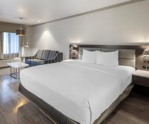 Photo 4 - Best Western Plus Executive Suites