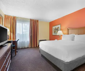 Photo 4 - Holiday Inn Express Chicago-Downers Grove, an IHG Hotel