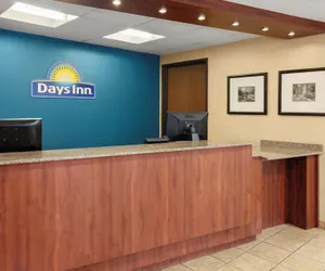 Photo 3 - Days Inn by Wyndham Rockford