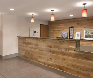Photo 4 - Country Inn & Suites by Radisson, Abingdon, VA