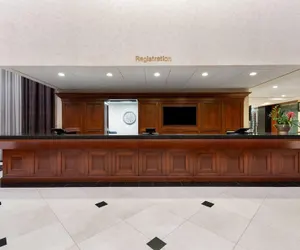 Photo 3 - Wyndham Riverfront Little Rock