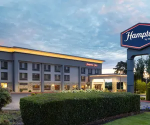 Photo 2 - Hampton Inn Portland East