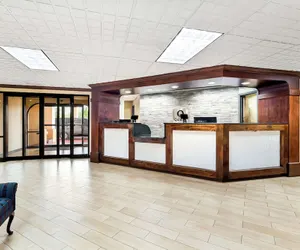 Photo 3 - Quality Inn & Suites Florence Civic Center