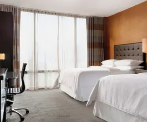 Photo 2 - Sheraton Charlotte Hotel