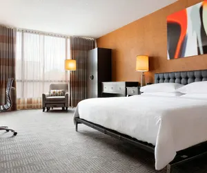 Photo 5 - Sheraton Charlotte Hotel