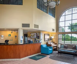 Photo 3 - Quality Inn & Suites Camarillo - Oxnard