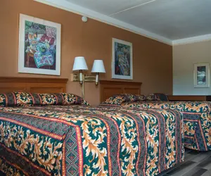 Photo 3 - America's Inn Sugarland Stafford