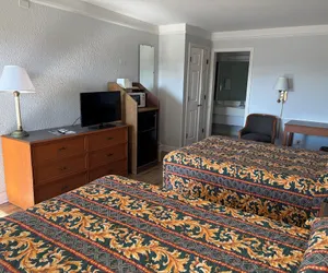 Photo 4 - America's Inn Sugarland Stafford